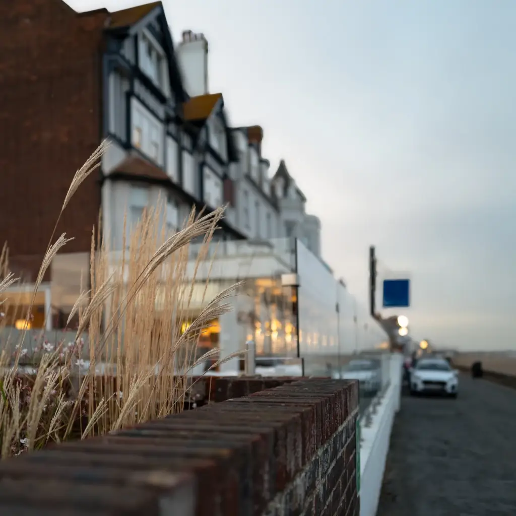 A seaside restaurant.