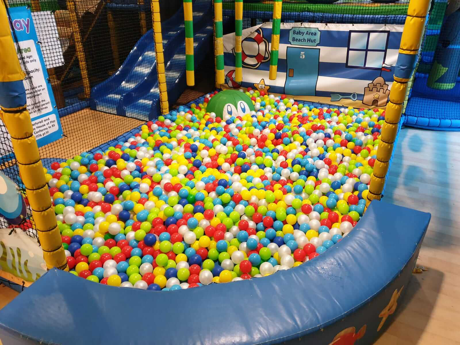 kids-soft-play-area