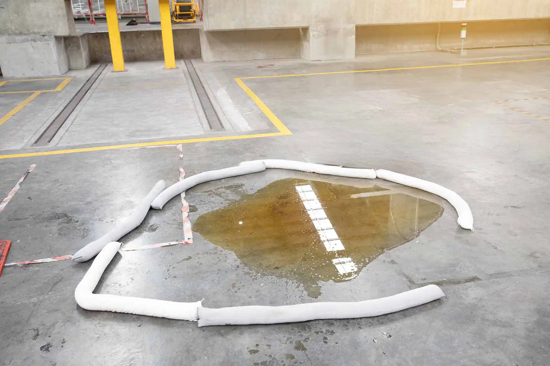 Hydraulic oil spill clean-up at Medway Maritime Hospital