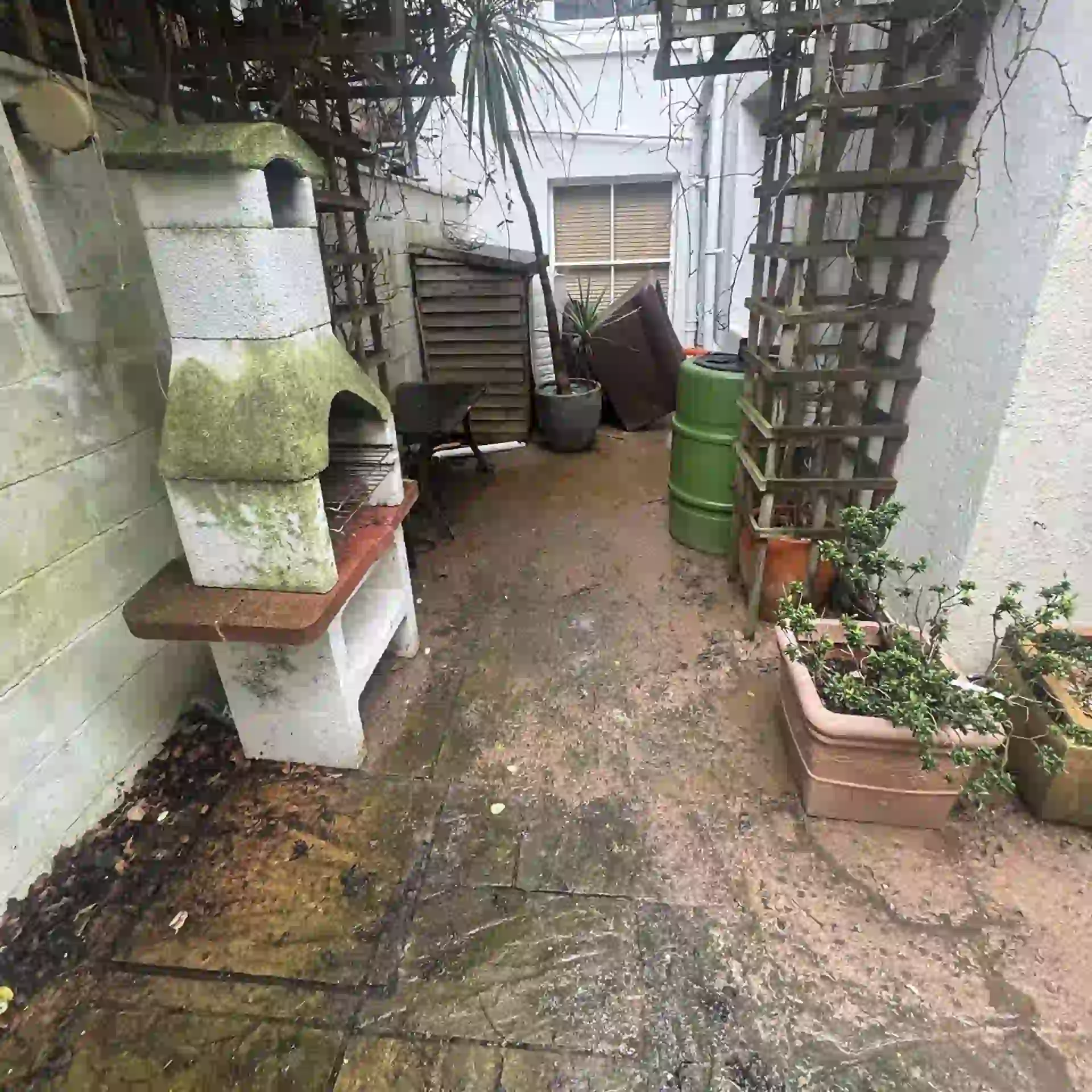 Emergency sewage decontamination in Eastbourne