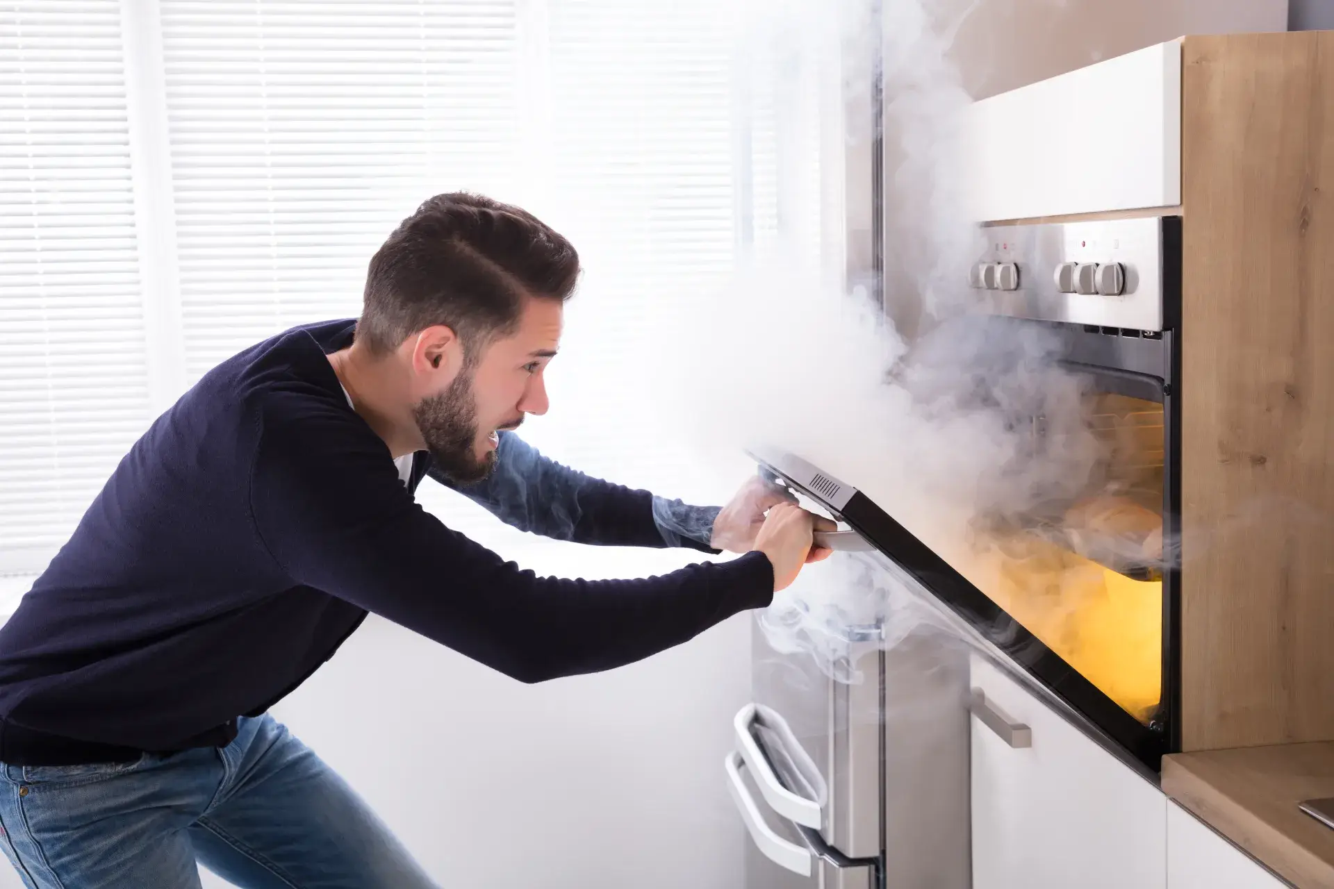 Is a smoking oven dangerous? The fire risk most people underestimate